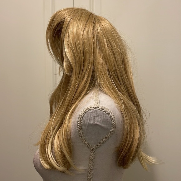 Long Length Blonde Wig with Side Swept Bangs main image 10